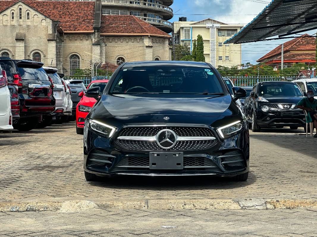 2019 Mercedes-Benz A200, photo 1
