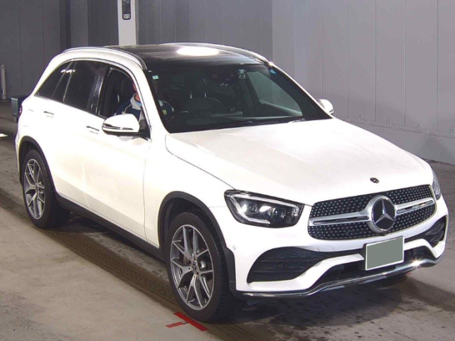2020 Mercedes-Benz GLC300 in pearl, photo 1 of 4, for sale in Kenya (Ref M20-84017)