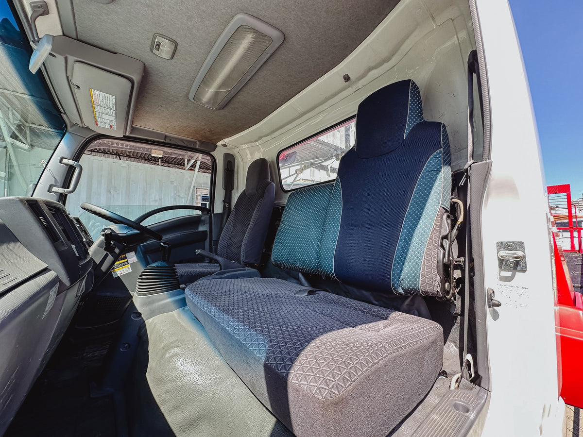 2018 Isuzu Elf