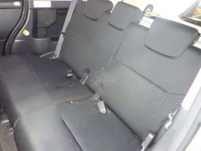 2019 Toyota Tank in silver, photo 2 of 4, for sale in Kenya (Ref T19-45731)