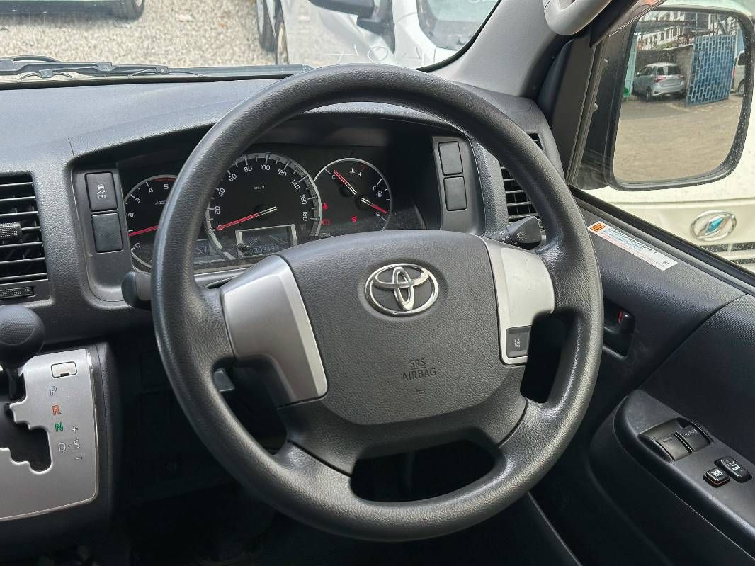 2019 Toyota Hiace, photo 7