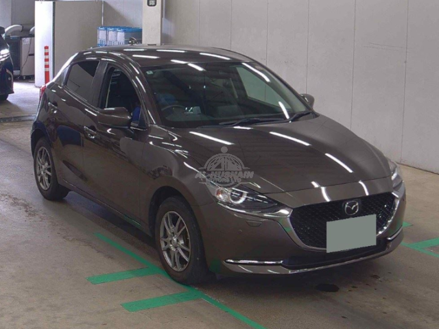 2020 Mazda Mazda2 in grey, photo 1 of 3, for sale in Kenya (Ref M20-00622)