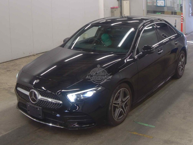 2019 Mercedes-Benz A180 in black, photo 1 of 4, for sale in Kenya (Ref M19-43120)