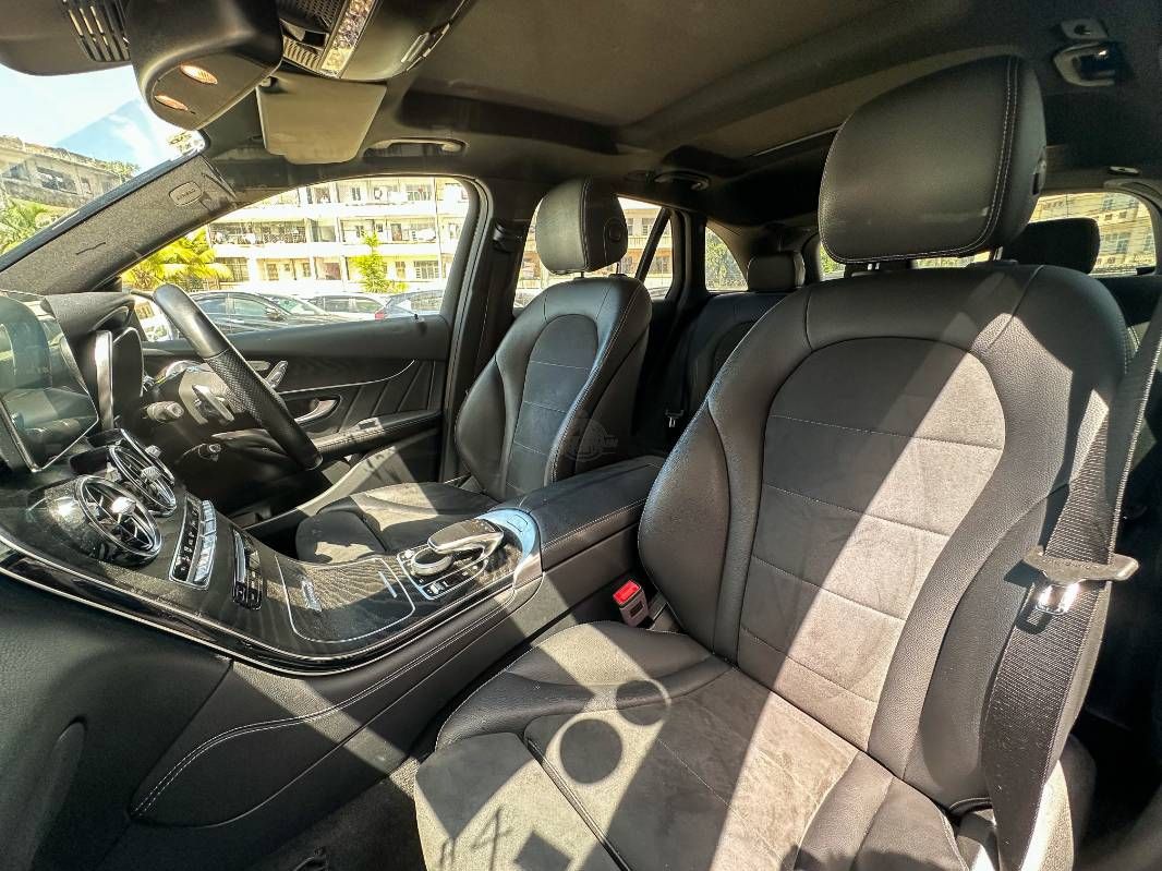 2019 Mercedes-Benz GLC220 in blue, photo 10 of 12, for sale in Kenya (Ref M19-35675)