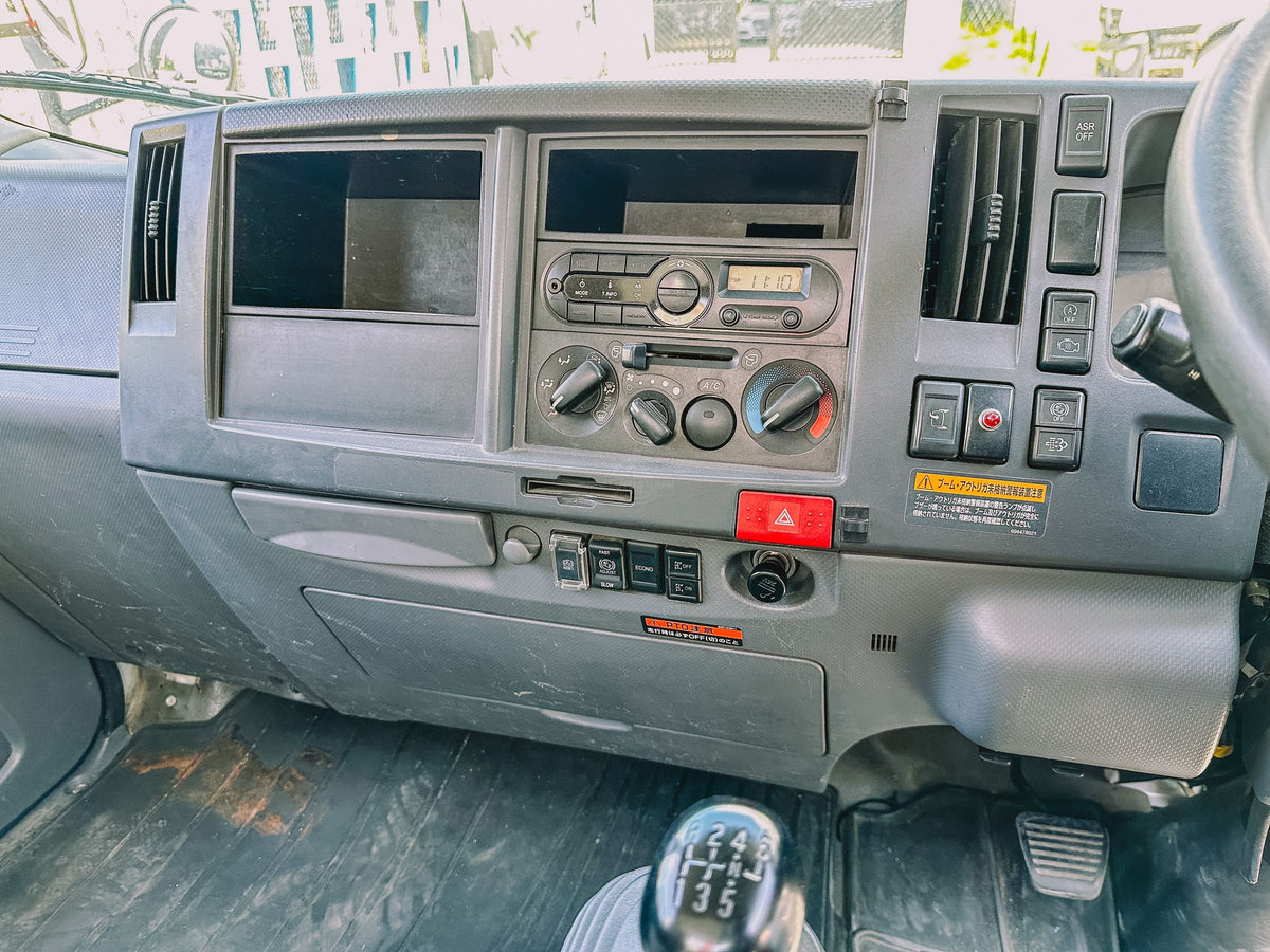2018 Isuzu Elf