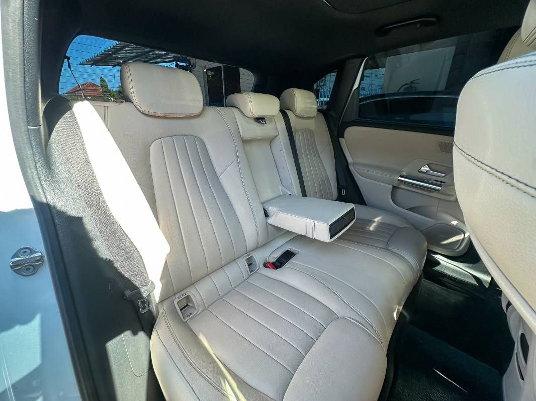 2019 Mercedes-Benz B200 in white, photo 13 of 13, for sale in Kenya (Ref M19-77376)