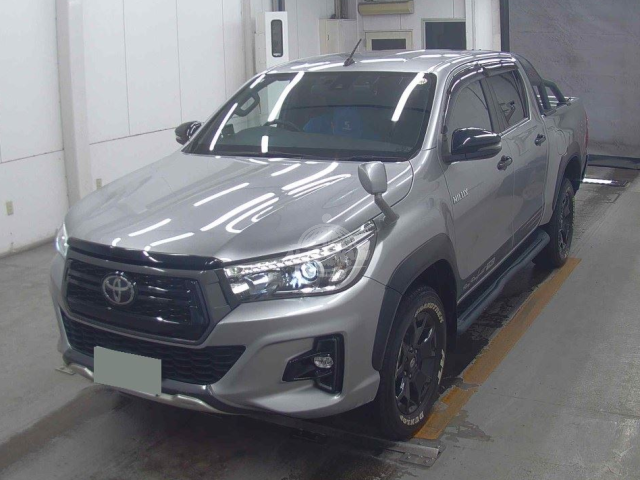 2019 Toyota Hilux in silver, photo 1 of 4, for sale in Kenya (Ref T19-10197)