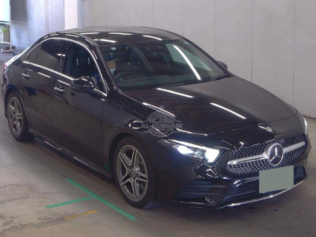 2019 Mercedes-Benz A250 in black, photo 1 of 4, for sale in Kenya (Ref M19-15708)