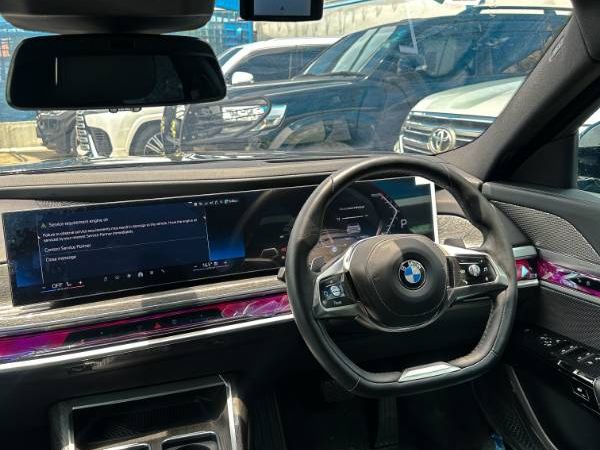 2023 BMW 740i
