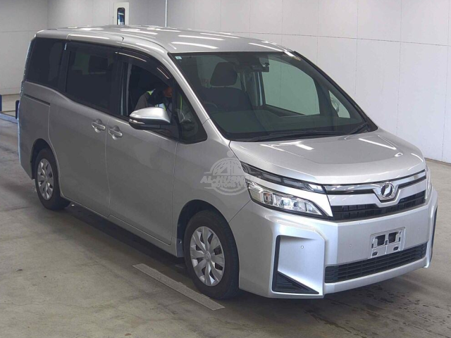 2019 Toyota Voxy in silver, photo 1 of 4, for sale in Kenya (Ref T19-28341)