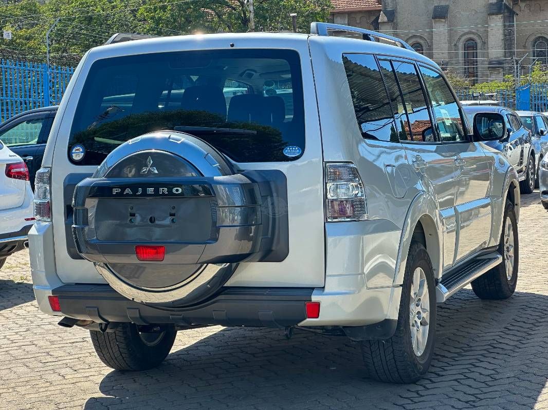 2019 Mitsubishi Pajero