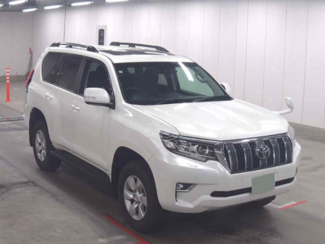 2019 Toyota Prado in pearl, photo 1 of 3, for sale in Kenya (Ref T19-97219)