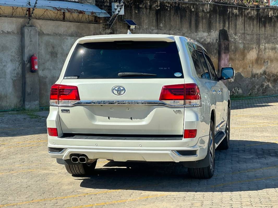 2019 Toyota Land Cruiser