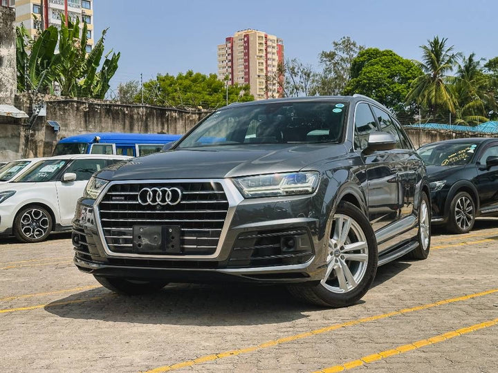 2018 Audi Q7 in grey, photo 1 of 20, for sale in Kenya (Ref A18-28170)