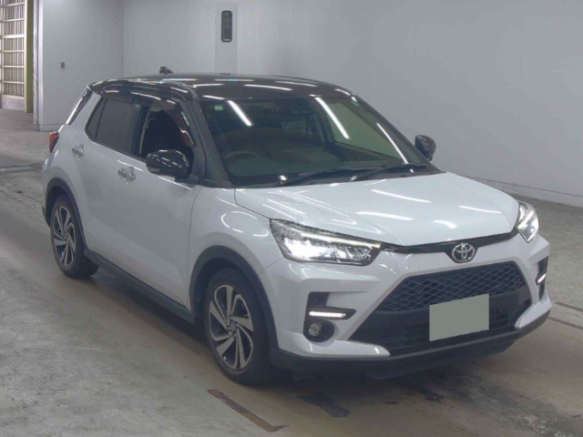 2019 Toyota Raize in pearl, photo 1 of 3, for sale in Kenya (Ref T19-04807)