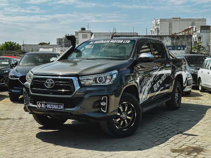 2018 Toyota Hilux in grey, photo 1 of 9, for sale in Kenya (Ref T18-22426)