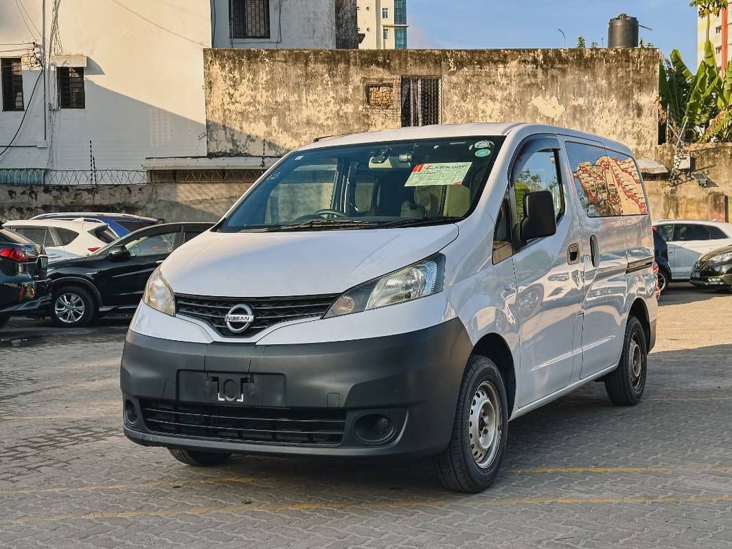 2018 Nissan NV200, photo 2