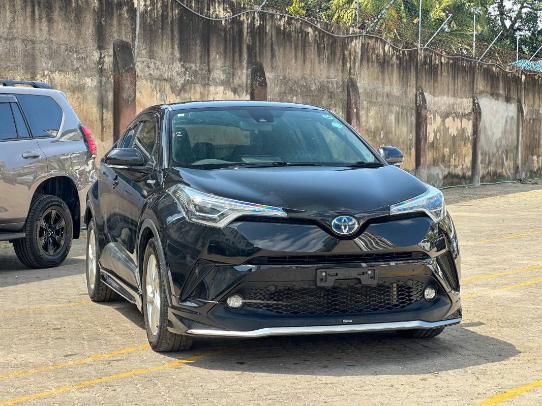 2019 Toyota C-Hr in black, photo 7 of 12, for sale in Kenya (Ref T19-74729)