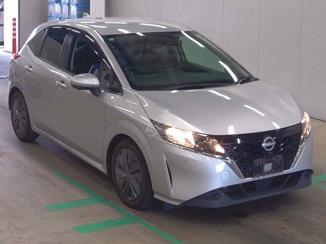 2021 Nissan Note in silver, photo 1 of 3, for sale in Kenya (Ref N21-33032)