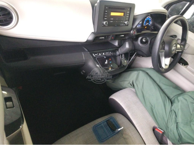 2019 Nissan Dayz in pearl, photo 3 of 4, for sale in Kenya (Ref N19-13374)