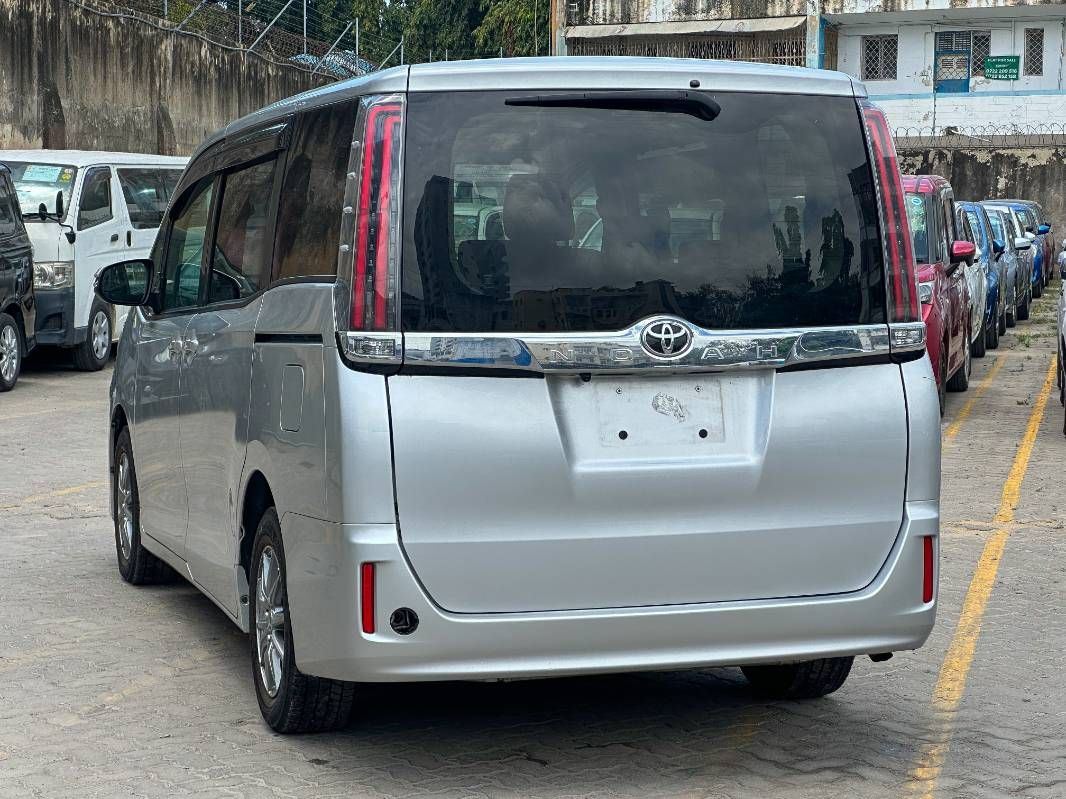 2019 Toyota Noah