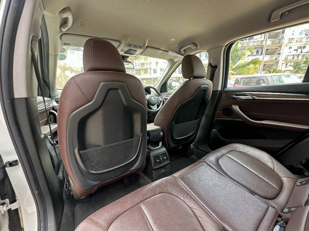 2019 BMW X1 in white, photo 11 of 12, for sale in Kenya (Ref B19-82222)