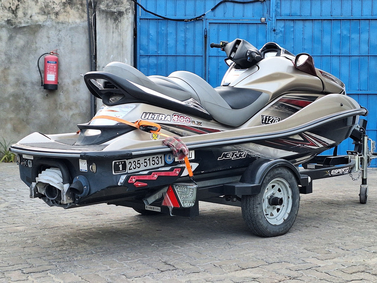 2018 Kawasaki Ultra300lx in gold, photo 5 of 11, for sale in Kenya (Ref K18-0j213)