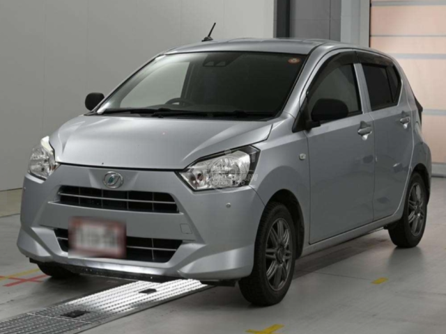 2019 Daihatsu Mira in silver, photo 1 of 4, for sale in Kenya (Ref D19-40023)