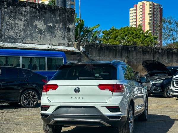 2020 Volkswagen T-Roc in pearl, photo 6 of 13, for sale in Kenya (Ref V20-59899)