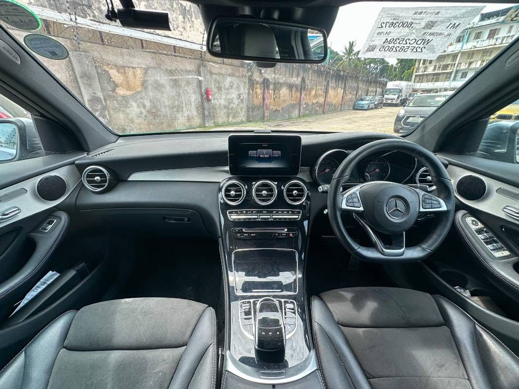 2019 Mercedes-Benz GLC200 in grey, photo 8 of 12, for sale in Kenya (Ref M19-82805)