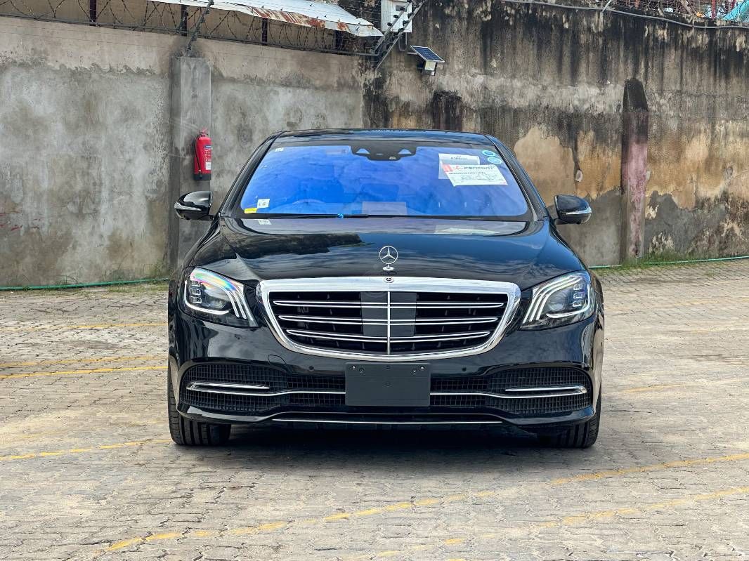 2019 Mercedes-Benz S560 in black, photo 2 of 13, for sale in Kenya (Ref M19-11073)