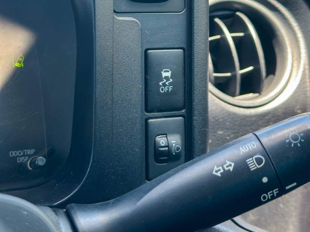 2019 Toyota Probox in white, photo 10 of 15, for sale in Kenya (Ref T19-02683)