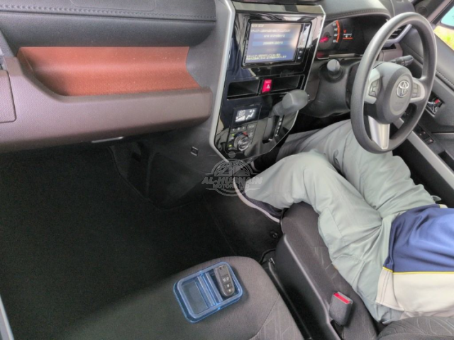 2019 Toyota Tank in navy blue, photo 2 of 3, for sale in Kenya (Ref T19-09545)