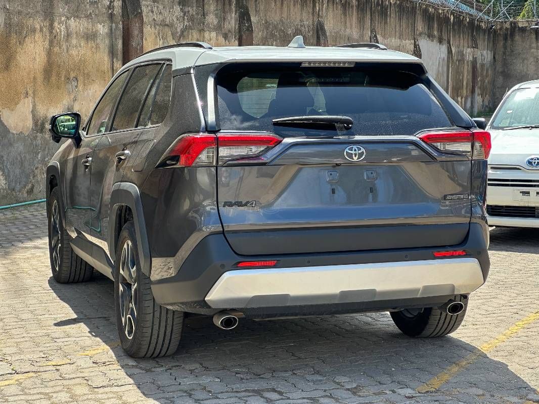 2019 Toyota RAV4 in grey, photo 4 of 12, for sale in Kenya (Ref T19-03561)
