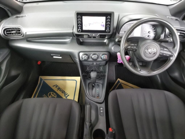 2020 Toyota Yaris in grey, photo 2 of 3, for sale in Kenya (Ref T20-18694)