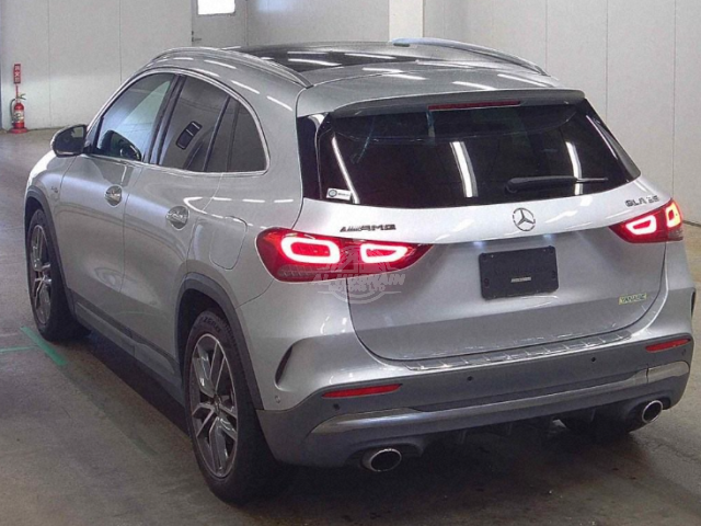 2020 Mercedes-Benz GLA35 in silver, photo 4 of 4, for sale in Kenya (Ref M20-06743)