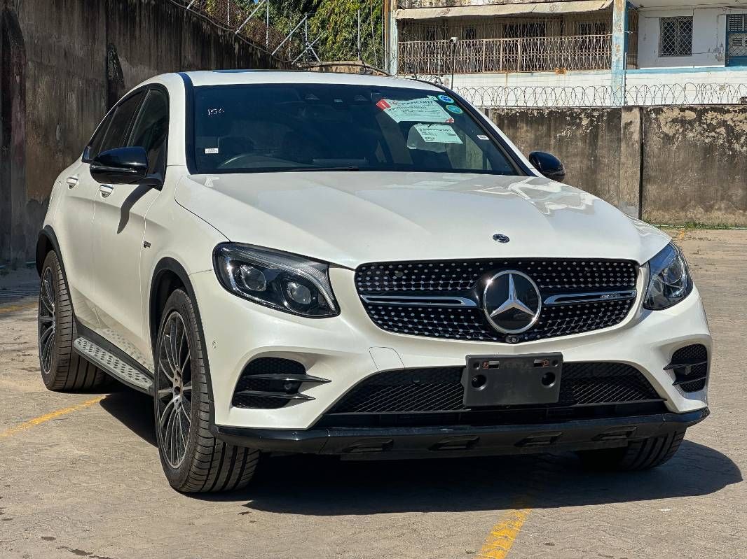 2019 Mercedes-Benz GLC43 in pearl, photo 7 of 12, for sale in Kenya (Ref M19-55223)