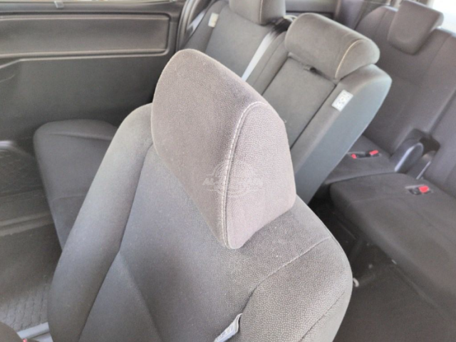 2019 Toyota Esquire in pearl, photo 2 of 4, for sale in Kenya (Ref T19-15570)