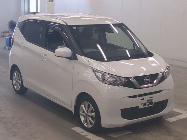 2019 Nissan Dayz in pearl, photo 1 of 4, for sale in Kenya (Ref N19-11887)