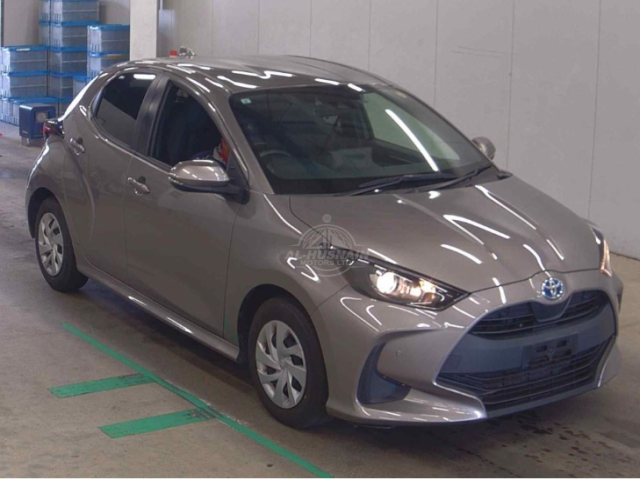 2021 Toyota Yaris in brown, photo 1 of 3, for sale in Kenya (Ref T21-66976)
