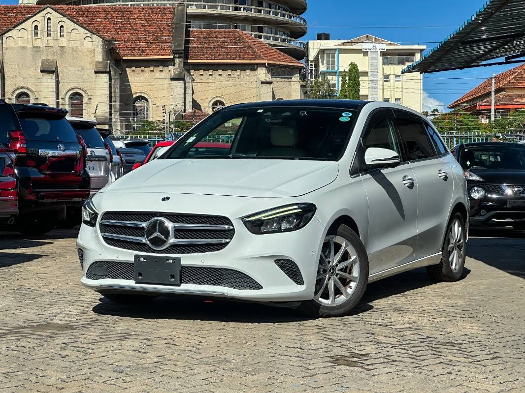 2019 Mercedes-Benz B200 in white, photo 1 of 13, for sale in Kenya (Ref M19-77376)