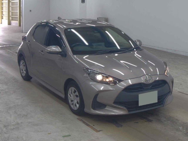 2020 Toyota Yaris in grey, photo 1 of 3, for sale in Kenya (Ref T20-18694)