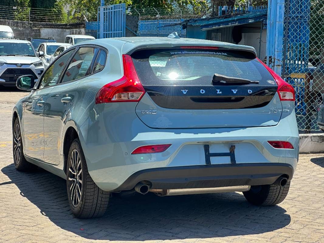 2019 Volvo V40